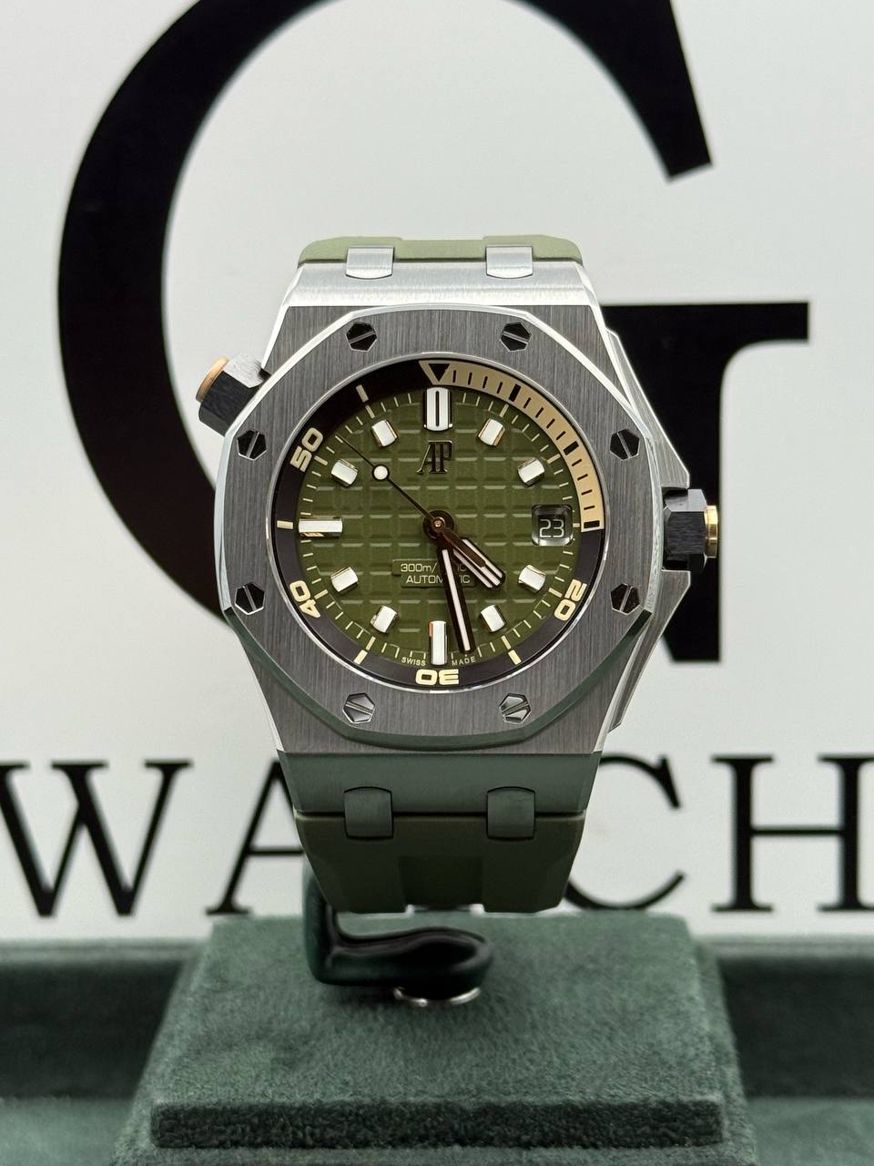 Audemars Piguet Royal Oak Offshore Diver 15720ST.OO.A052CA.01