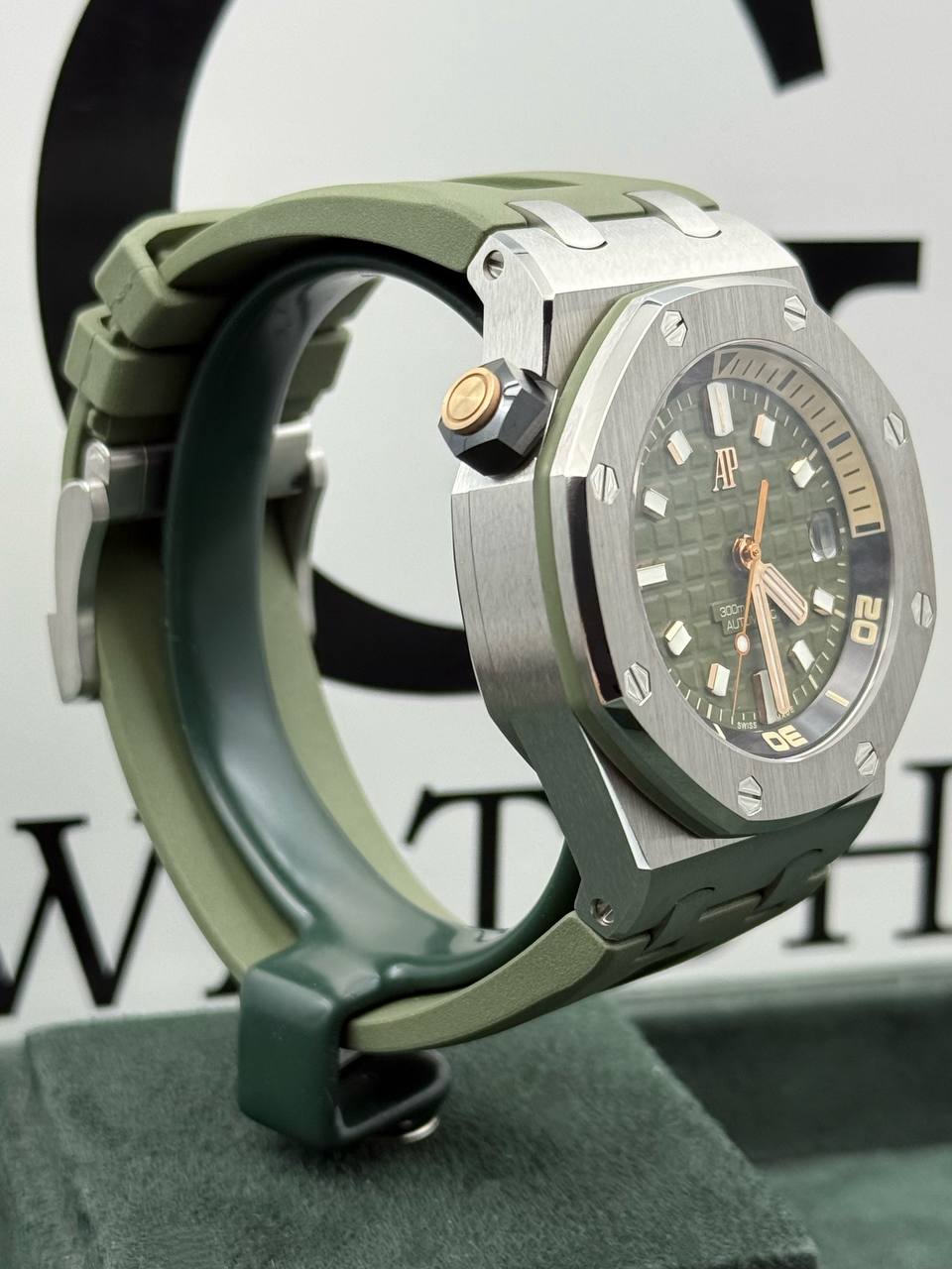 Audemars Piguet Royal Oak Offshore Diver 15720ST.OO.A052CA.01