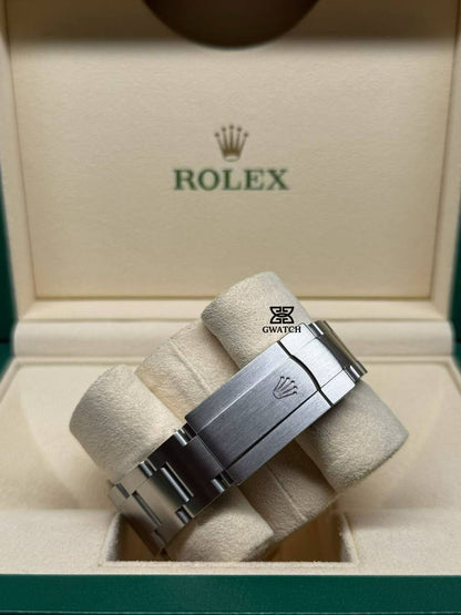 Rolex Oyster Perpetual 114200