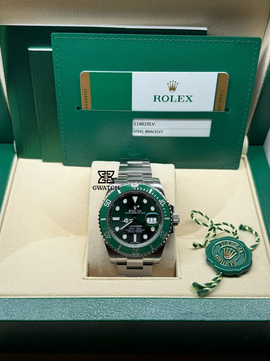 Rolex 116610LV Submariner Date Hulk