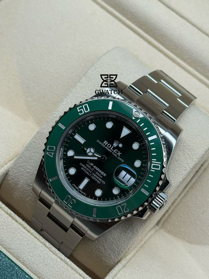 Rolex 116610LV Submariner Date Hulk