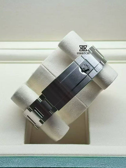 Rolex Submariner Date Starbuck 126610LV